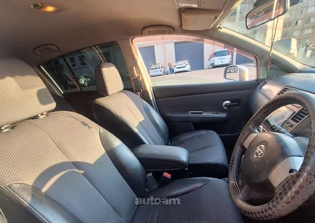 Nissan Tiida 2005 — լուսանկար 10