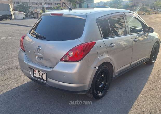 Nissan Tiida 2005 — լուսանկար 2
