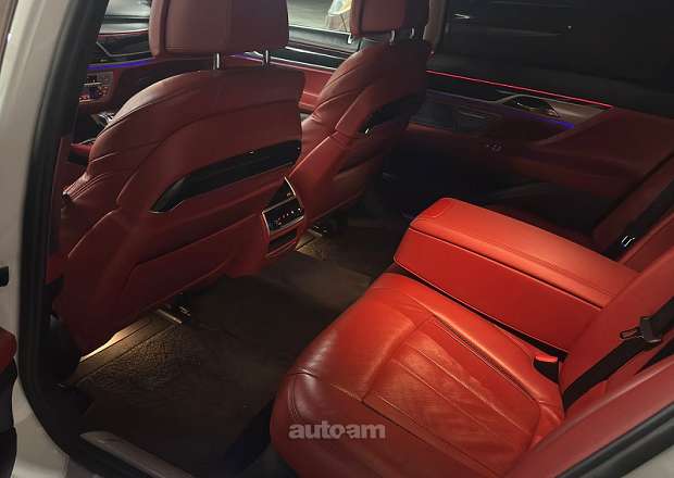 BMW 740