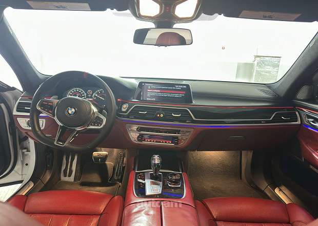 BMW 740