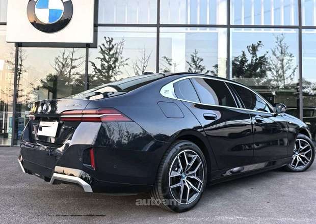 BMW i5