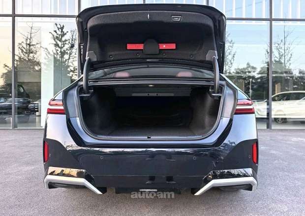 BMW i5