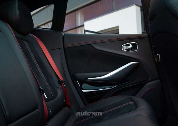 Aston Martin DBX