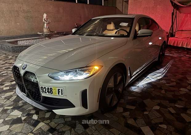 BMW i4