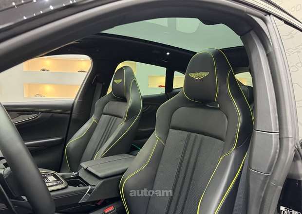 Aston Martin DBX