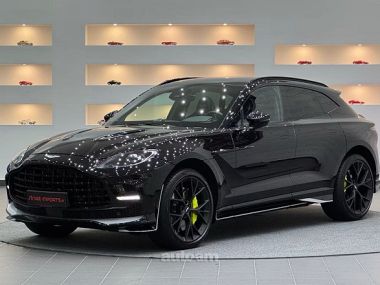 Aston Martin DBX  2025 