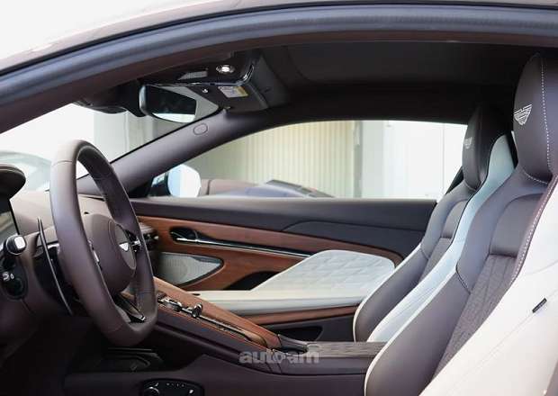 Aston Martin DB11