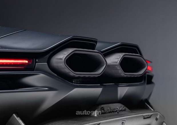 Lamborghini Revuelto