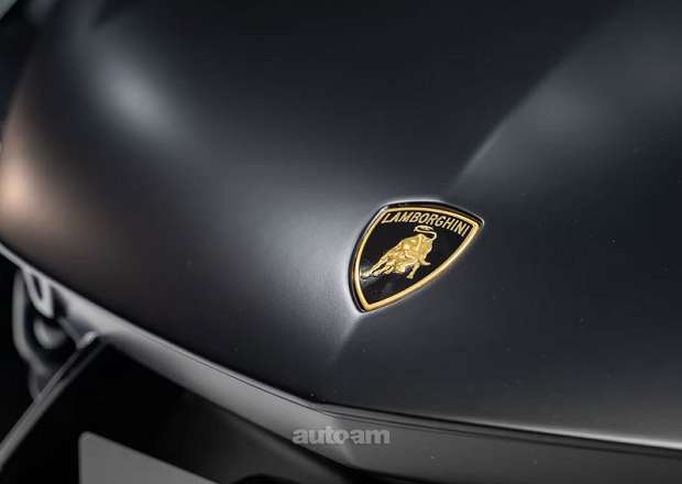Lamborghini Revuelto