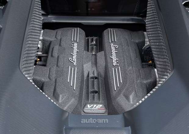 Lamborghini Revuelto