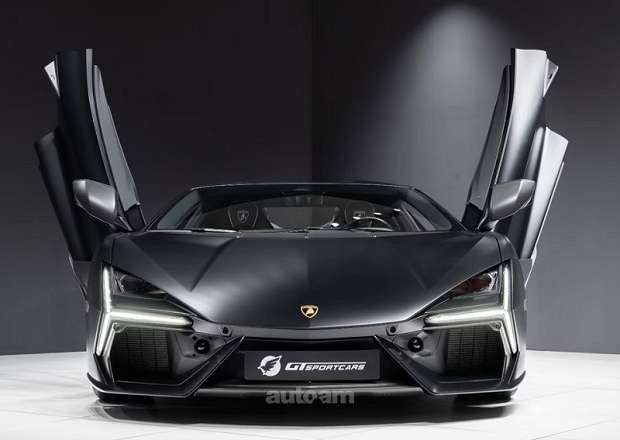 Lamborghini Revuelto