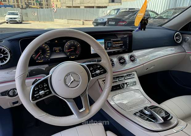 Mercedes-Benz E 200