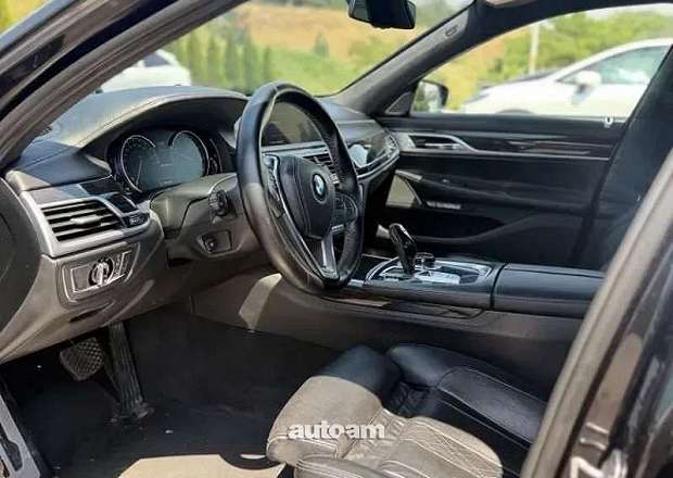 BMW 750