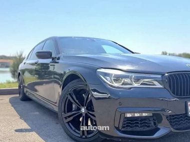 BMW 750  2017 