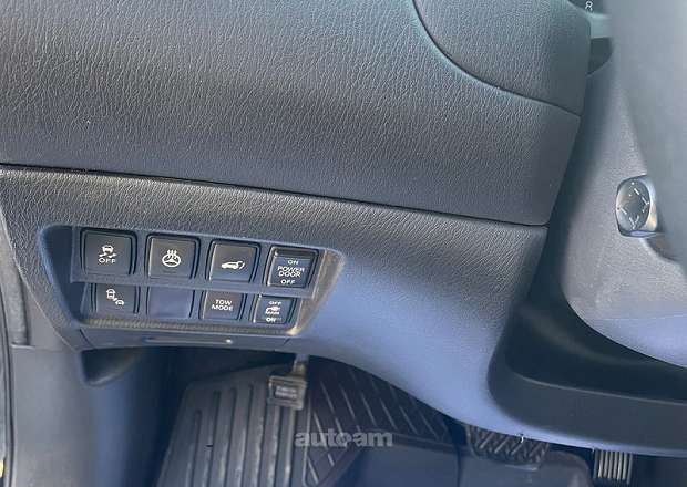 Nissan Pathfinder 2017 — լուսանկար 15