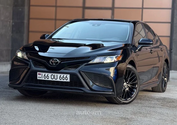 Toyota Camry 2020 — լուսանկար 1