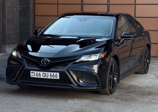 Toyota Camry 2020 — լուսանկար 2