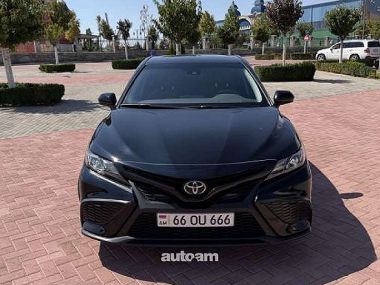 Toyota Camry  2020 