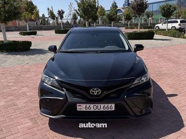 Toyota Camry  2020 