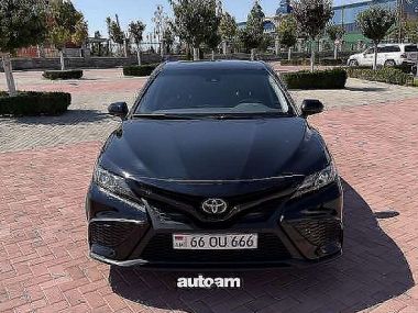 Toyota Camry  2020 
