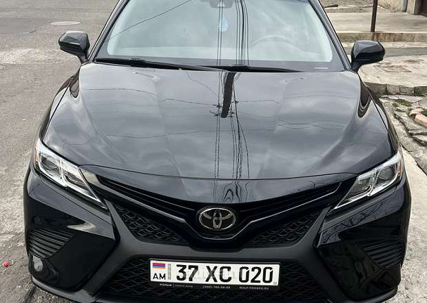 Toyota Camry 2020 — photo 1