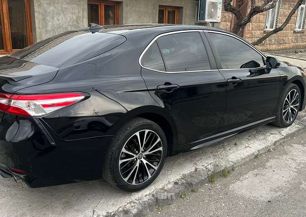 Toyota Camry 2020 — photo 4