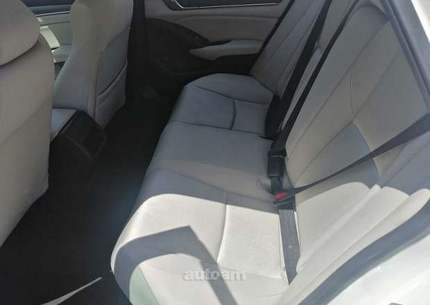 Honda Accord 2018 — photo 11