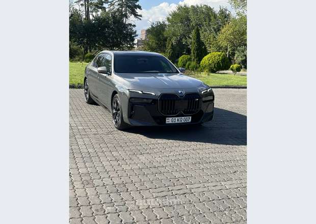 BMW 760 2023 — photo 2