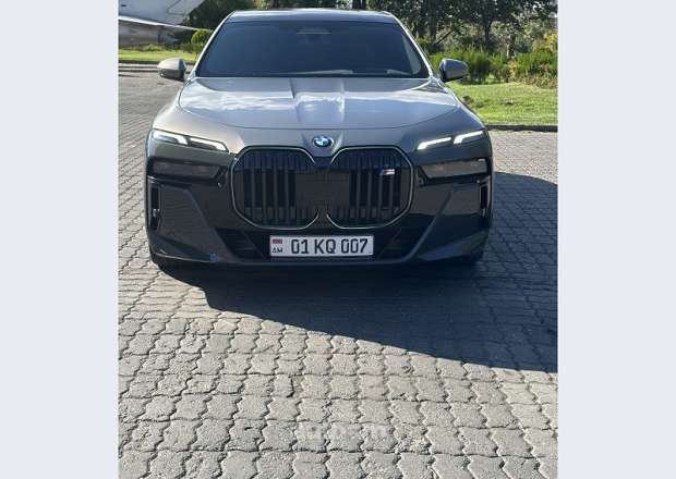 BMW 760 2023 — photo 1