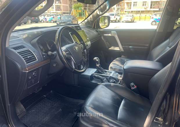 Toyota Land Cruiser Prado 2021 — photo 4