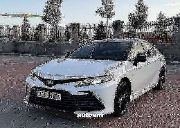 Toyota Camry 2022 — լուսանկար 2