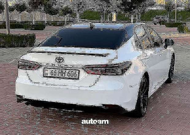 Toyota Camry 2022 — լուսանկար 5