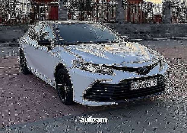 Toyota Camry 2022 — լուսանկար 1