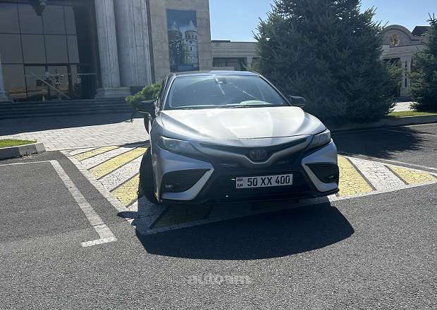 Toyota Camry 2021 — լուսանկար 10