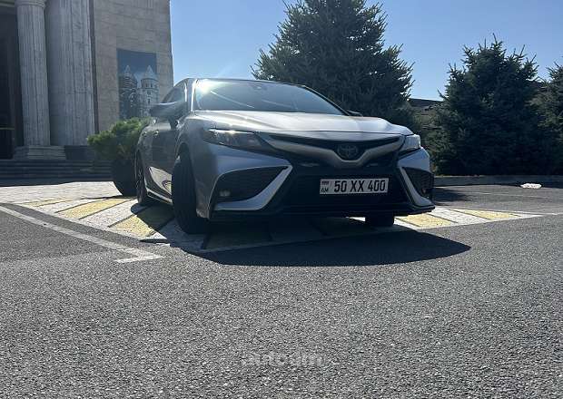 Toyota Camry 2021 — լուսանկար 7