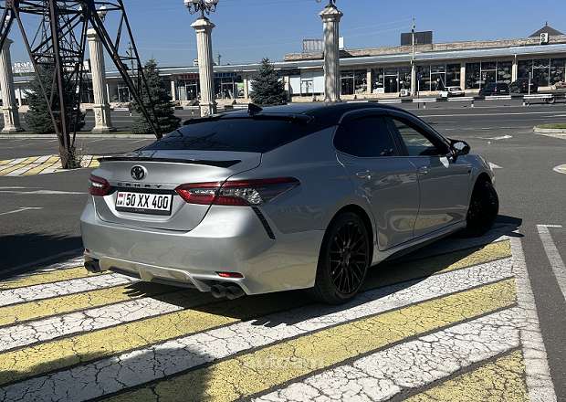 Toyota Camry 2021 — լուսանկար 4