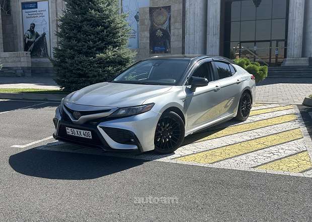 Toyota Camry 2021 — լուսանկար 9