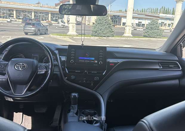 Toyota Camry 2021 — լուսանկար 2