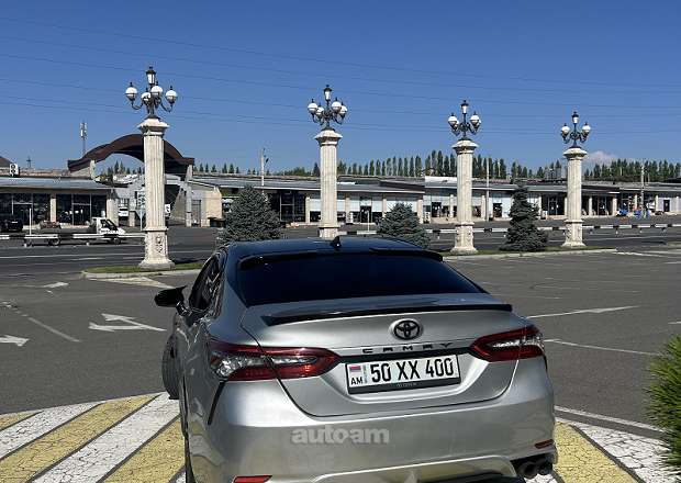 Toyota Camry 2021 — լուսանկար 5