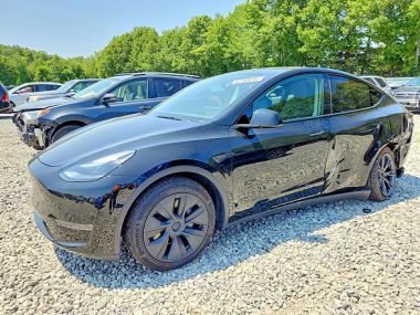Tesla Model Y  2025 