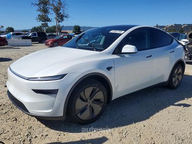 Tesla Model Y  2026 