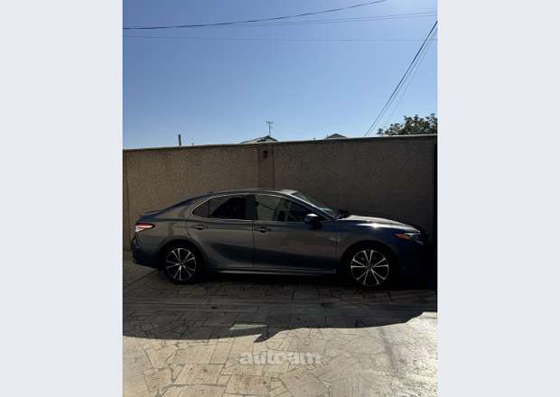 Toyota Camry 2019 — photo 3