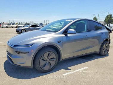 Tesla Model Y  2026 