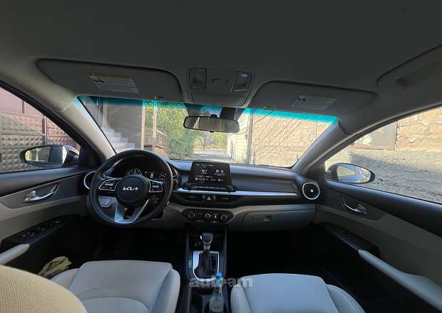 Kia Forte 2023 — photo 13