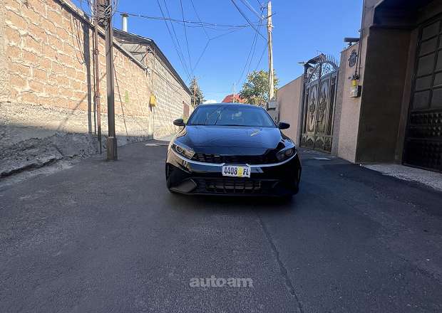 Kia Forte 2023 — photo 2