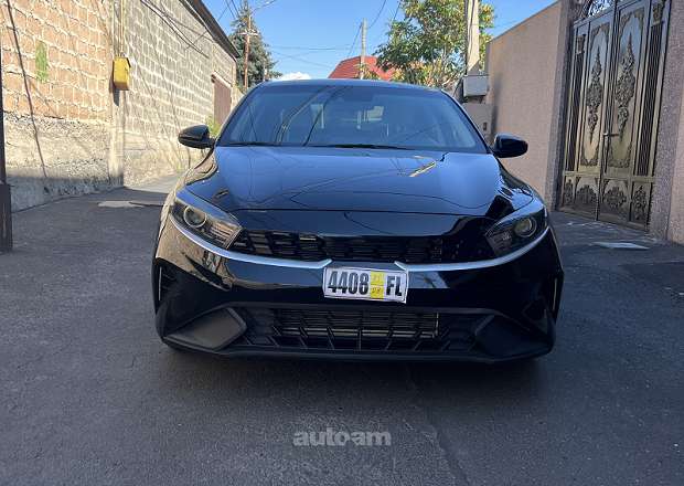 Kia Forte 2023 — photo 1