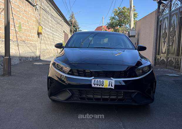 Kia Forte 2023 — photo 3