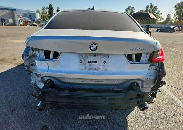 BMW 330