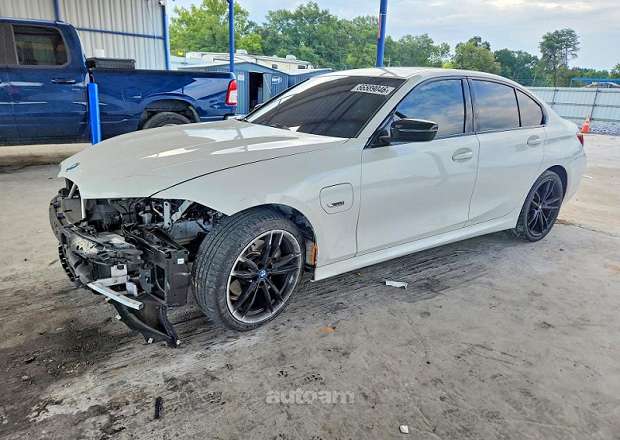 BMW 330