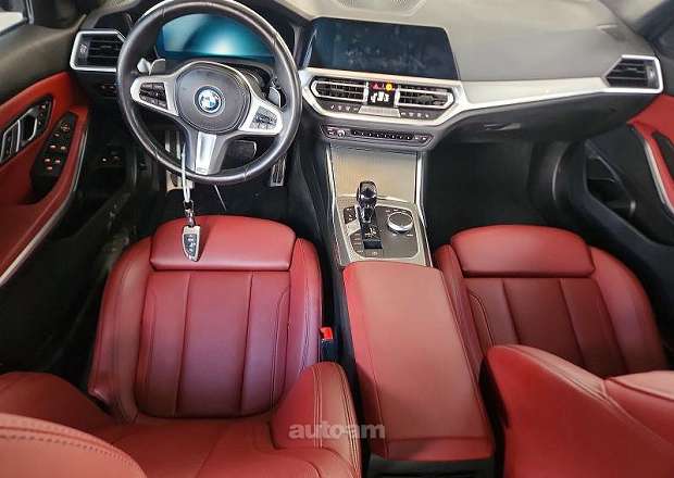 BMW 330